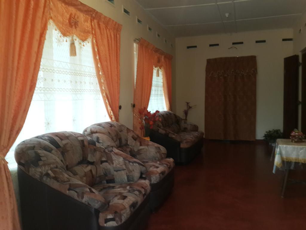 Deniyaya Guest House Luaran gambar