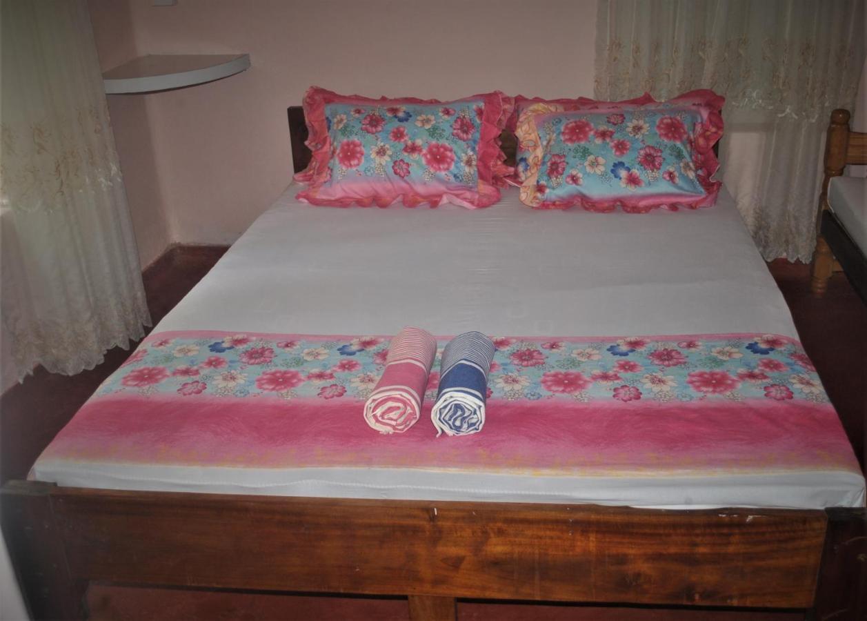 Deniyaya Guest House Luaran gambar